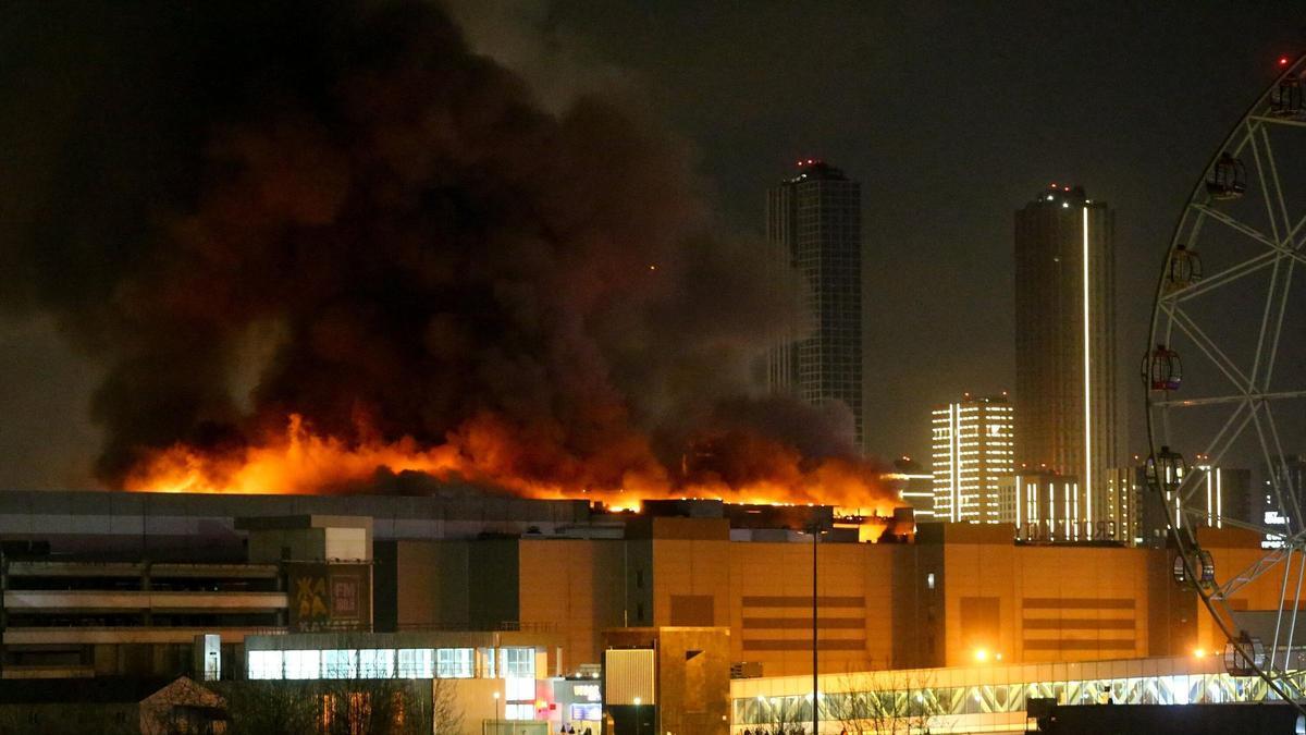 Caos y Desolación en Moscú: Tiroteo y Incendio en Sala de Conciertos