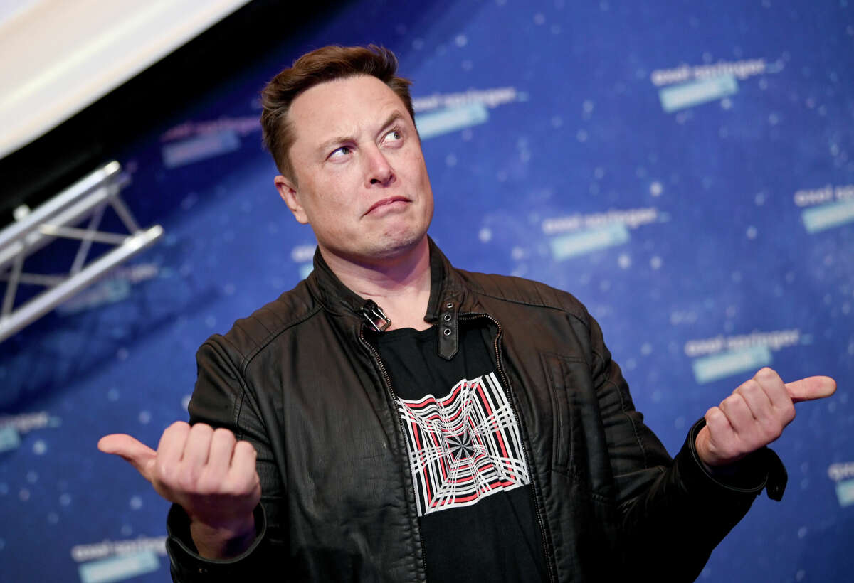 Elon Musk Bromea sobre Ser Extraterrestre en "VivaTech" París