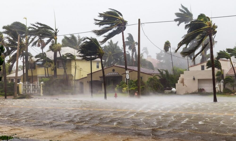 Huracán Beryl Golpea México: Alerta Roja en Quintana Roo